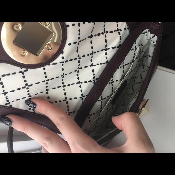 Kate Spade Purse- Excellent Condition - Picture 3 of 7